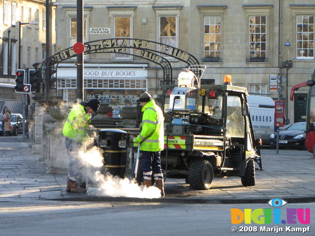 SX01000 Street maintenance in Bath
